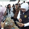 gubernur-khofifah-tinjau-pasar-murah-di-pacet-umkm-turut-pasarkan-produk