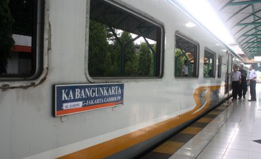 Tiket Kereta Api Rata-rata Terjual 84 Persen p-tiket-kereta-api-rata-rata-terjual-84-persen-p