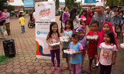 ACT Bagikan Sembako dan Alat Kebersihan di Solo act-bagikan-sembako-dan-alat-kebersihan-di-solo