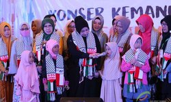 Suasana Haru Warnai Konser Kemanusiaan Melly Goeslaw di Banjarmasin suasana-haru-warnai-konser-kemanusiaan-melly-goeslaw-di-banjarmasin