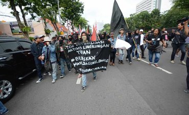 Polisi Amankan Mahasiswa Penyusup saat Aksi Hari Buruh polisi-amankan-mahasiswa-penyusup-saat-aksi-hari-buruh