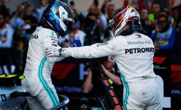 Mercedes tak Ingin Hubungan Hamilton-Bottas Rusak di Tengah Musim mercedes-tak-ingin-hubungan-hamilton-bottas-rusak-di-tengah-musim
