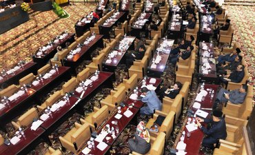 Legislator Jatim Dinilai Masih Anggap Fungsi Legislasi Sunah p-legislator-jatim-dinilai-masih-anggap-fungsi-legislasi-sunah-p