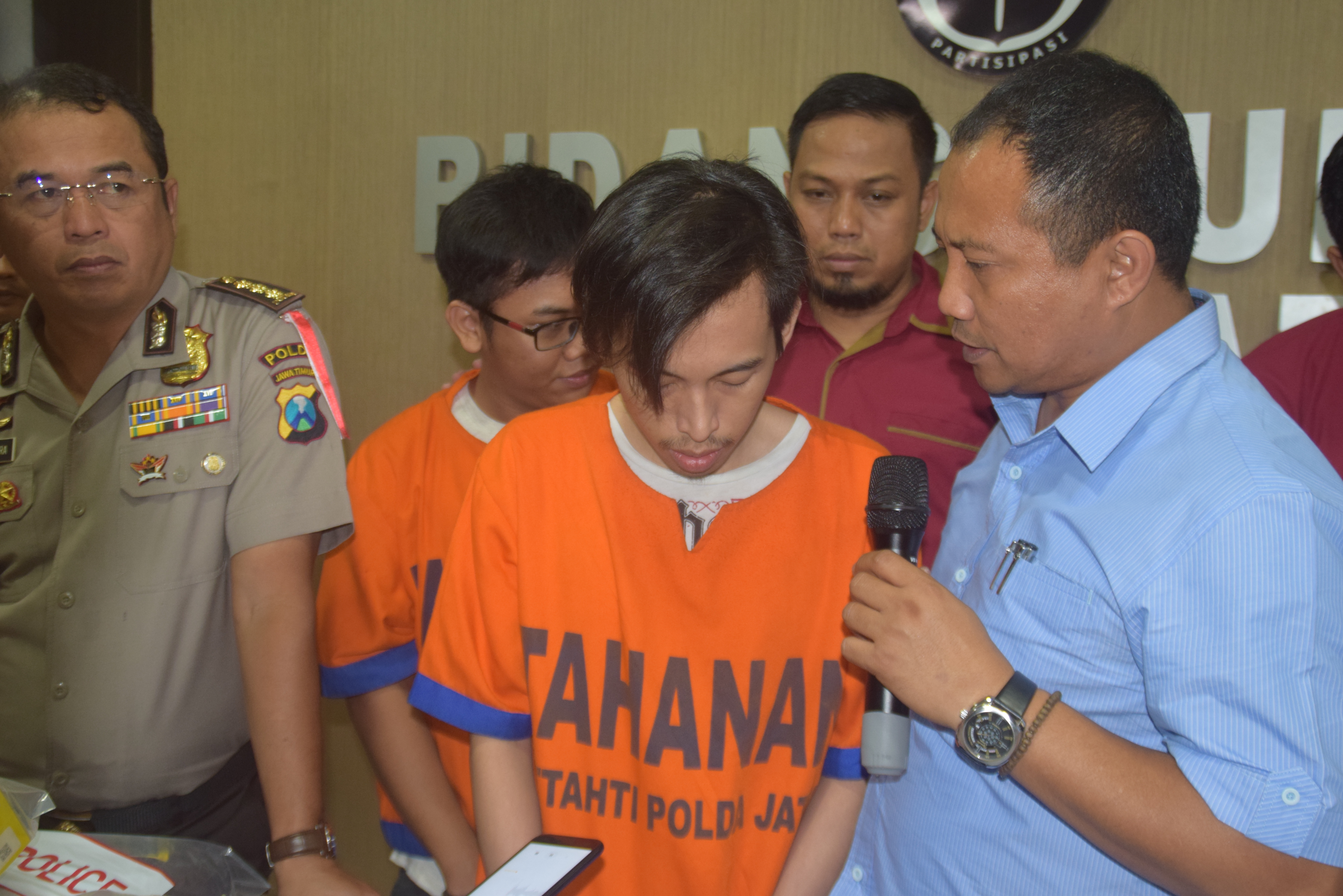 Ini Barang Mewah Yang Dibeli Pelaku Pembobolan Kartu Kredit Untuk melakukan pembayaran kartu kredit ini maka anda hanya perlu memasukan nomor terakhir dari kartu kredit. jatimnet com surabaya