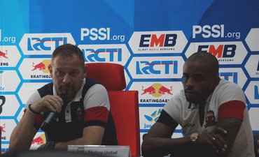 Greg Nwokolo Penasaran Melawan Persebaya greg-nwokolo-penasaran-melawan-persebaya