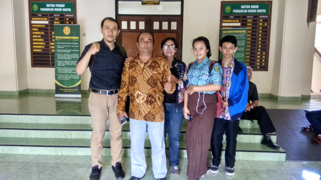 Status Facebook Vokalis Edane Terbukti Bukan Pencemaran Nama Baik