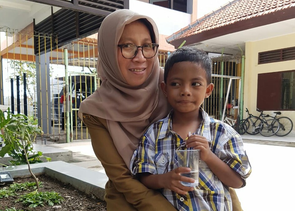 Fikri, Anak Jalanan yang Diasuh Risma Bisa Bersekolah Lagi