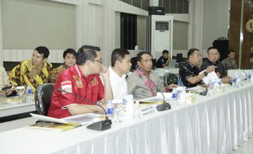 DPR RI Tinjau Persiapan Pengamanan Pemilu 2019 di Jatim dpr-ri-tinjau-persiapan-pengamanan-pemilu-2019-di-jatim
