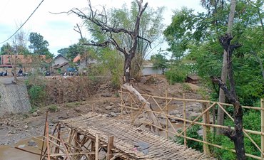 Jembatan di Probolinggo Runtuh Diterjang Lahar Dingin Gunung Bromo jembatan-di-probolinggo-runtuh-diterjang-lahar-dingin-gunung-bromo