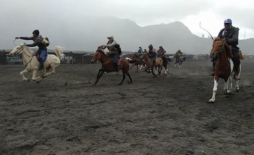 Ojek Kuda Gunung Bromo Ikuti Lomba Pacuan ojek-kuda-gunung-bromo-ikuti-lomba-pacuan