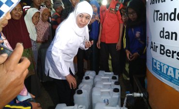200 Tangki Air Bersih Atasi Desa yang Dilanda Kekeringan di Ponorogo 200-tangki-air-bersih-atasi-desa-yang-dilanda-kekeringan-di-ponorogo