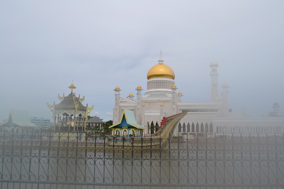 Brunei Terapkan UU Syariah Islam secara Ketat