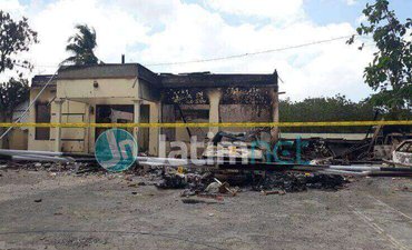 Hoaks 22 Mei Picu Massa Bakar Mapolsek di Sampang hoaks-22-mei-picu-massa-bakar-mapolsek-di-sampang