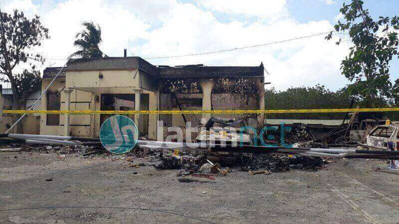 Hoaks 22 Mei Picu Massa Bakar Mapolsek di Sampang hoaks-22-mei-picu-massa-bakar-mapolsek-di-sampang