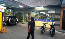 Larang Peringatan Ultah PRD, Seratusan Polisi Berjaga di Rumah Makan larang-peringatan-ultah-prd-seratusan-polisi-berjaga-di-rumah-makan