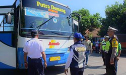 Tim Gabungan Gelar Tes Urin dan Uji Kelaikan Kendaraan tim-gabungan-gelar-tes-urin-dan-uji-kelaikan-kendaraan