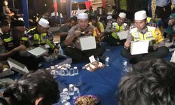 Tekan Kecelakaan, Polres Probolinggo Ajak Pengemudi Sahur Bersama tekan-kecelakaan-polres-probolinggo-ajak-pengemudi-sahur-bersama