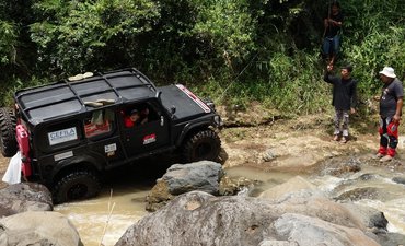 Memacu Waktu, Melintasi Batu memacu-waktu-melintasi-batu