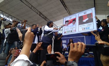 Surya Paloh Ajak Warga Magetan Menangkan Jokowi surya-paloh-ajak-warga-magetan-menangkan-jokowi