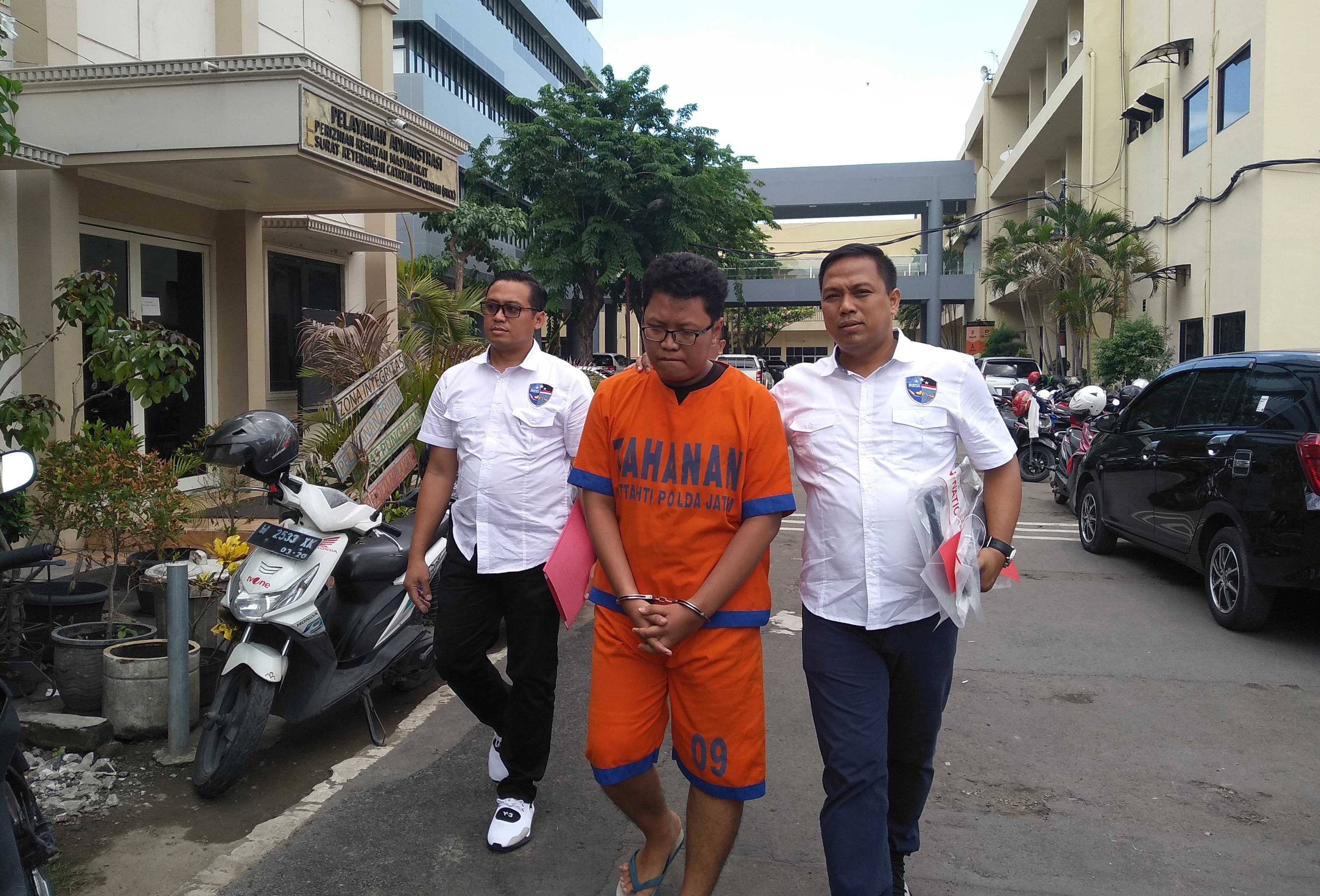 Mahasiswa Pasca Sarjana Sebarkan Video Bugil Mantan Pacarnya