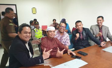 Berkas Gus Nur Masih Dipelajari Kejari berkas-gus-nur-masih-dipelajari-kejari