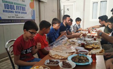 ACT Berbagi Kebahagiaan Idul Fitri dengan Anak Yatim Suriah act-berbagi-kebahagiaan-idul-fitri-dengan-anak-yatim-suriah
