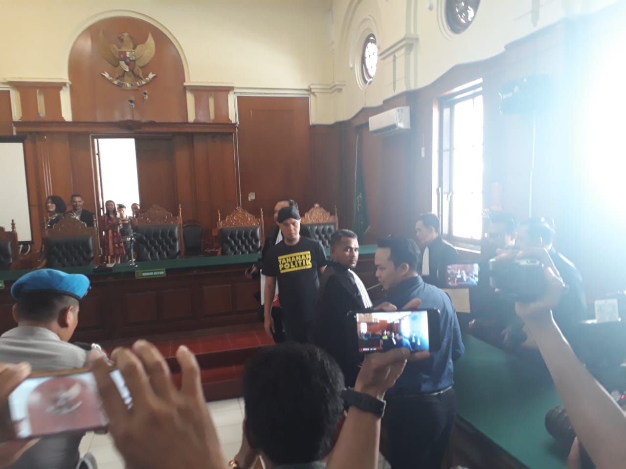 Sidang Perdana, Hakim Penjarakan Ahmad Dhani di Medaeng