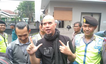 Kasus Ujaran Kebencian Ahmad Dhani Segera Disidangkan kasus-ujaran-kebencian-ahmad-dhani-segera-disidangkan