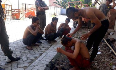 Anak Punk Hamil Terjaring Razia Satpol PP Ponorogo anak-punk-hamil-terjaring-razia-satpol-pp-ponorogo