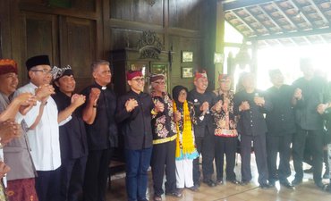 Isu Arabisasi Mengemuka di Banyuwangi, Bupati Kumpulkan Agamawan dan Budayawan isu-arabisasi-mengemuka-di-banyuwangi-bupati-kumpulkan-agamawan-dan-budayawan