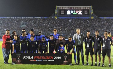 Arema Kembali Rebut Piala Presiden setelah Kalahkan Persebaya arema-kembali-rebut-piala-presiden-setelah-kalahkan-persebaya