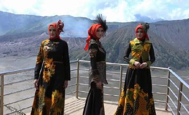 Ketika Batik dan Alam Pegunungan Bromo Berpadu p-ketika-batik-dan-alam-pegunungan-bromo-berpadu-p