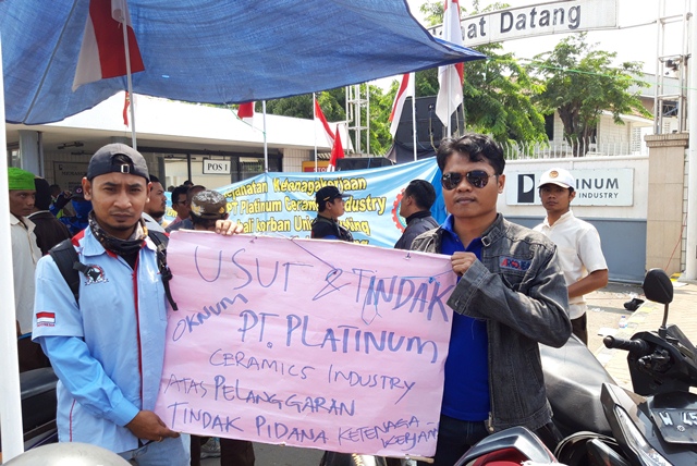 Tuntut Hak Buruh Pt Platinum Demo Perusahaan