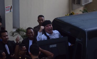 Usai Sidang Tuntutan, Ahmad Dhani Teriak Prabowo Menang usai-sidang-tuntutan-ahmad-dhani-teriak-prabowo-menang