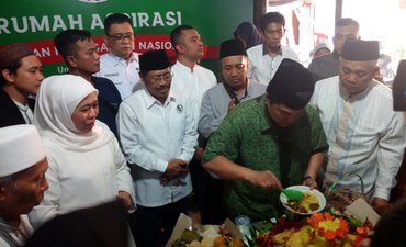Ini Permintaan Erick Thohir kepada Khofifah Ini-Permintaan-Erick-Thohir-kepada-Khofifah