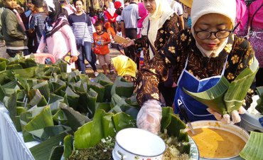 Pertahankan Ikon Kuliner, Pemkot Madiun Gelar Festival Nasi Pecel pertahankan-ikon-kuliner-pemkot-madiun-gelar-festival-nasi-pecel