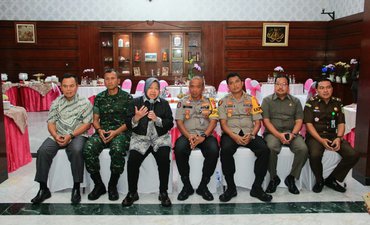 Warga Surabaya Golput, Risma: Rugi Lima Tahun ke Depan warga-surabaya-golput-risma-rugi-lima-tahun-ke-depan