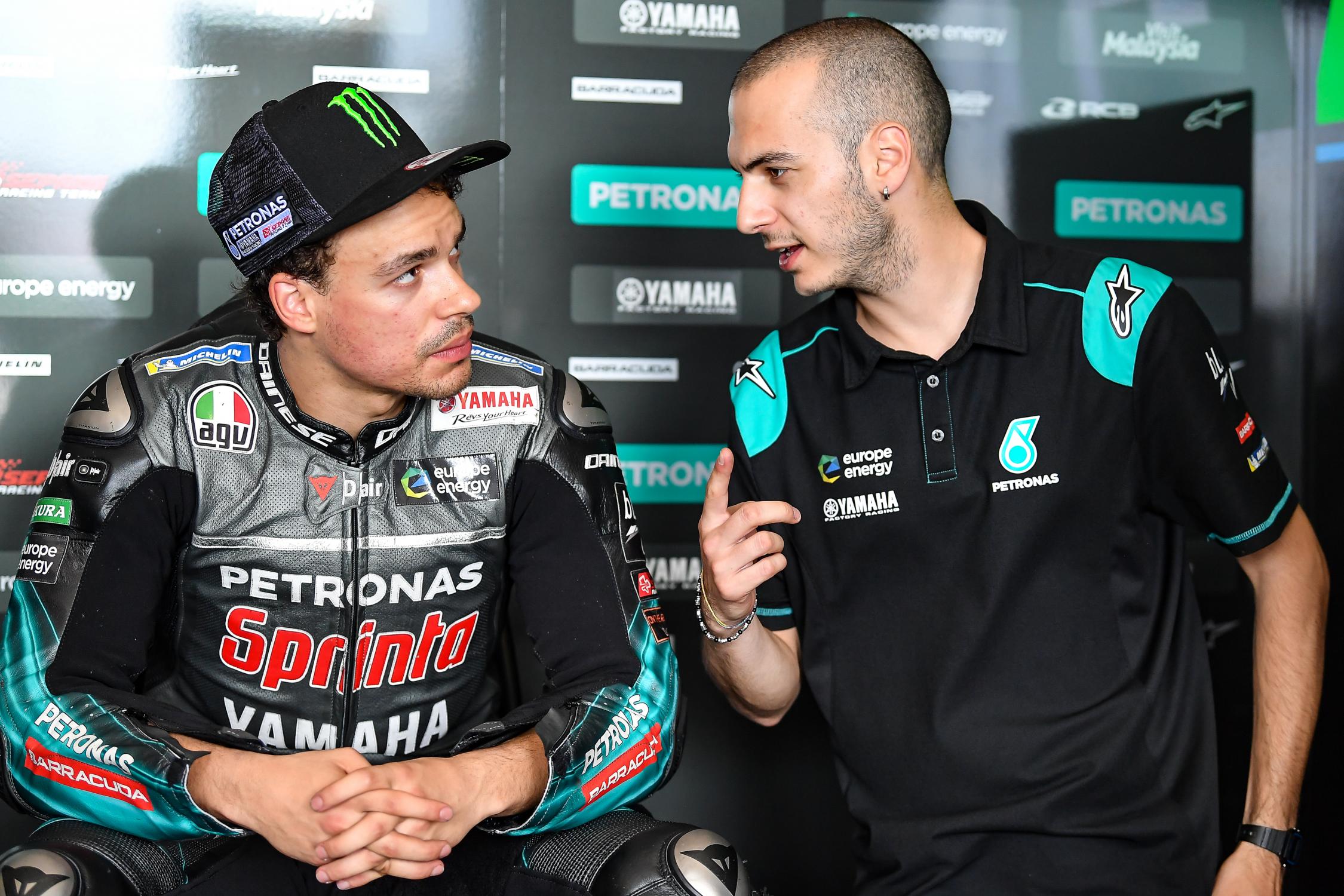 Dua Pebalap Yamaha Abaikan Insiden di Lap Terakhir