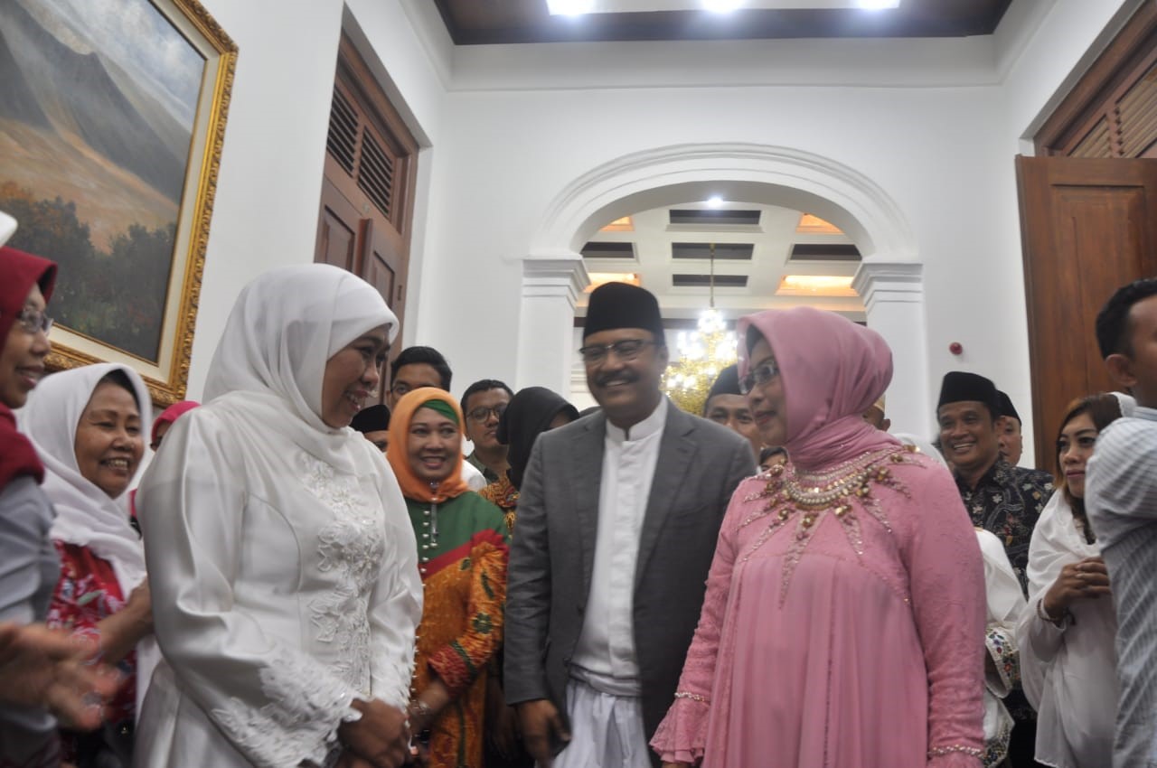 Datang Ke Grahadi Gus Ipul Nyanyikan Wes Wayahe Jatimnetcom