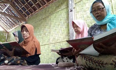 Menyambut Usia Senja di Pondok Ramadan Khusus Janda menyambut-usia-senja-di-pondok-ramadan-khusus-janda