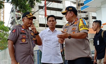 Malam Pergantian Tahun, Polisi Jaga Jalan Gubeng 24 Jam malam-pergantian-tahun-polisi-jaga-jalan-gubeng-24-jam
