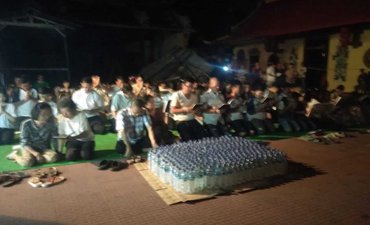 Kesederhanaan Umat Buddha Probolinggo Rayakan Waisak Pasca Kebakaran Klenteng kesederhanaan-umat-buddha-probolinggo-rayakan-waisak-pasca-kebakaran-klenteng