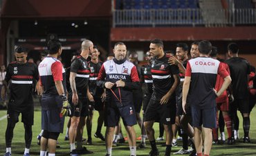Madura United Siap Hadapi Adu Penalti Lawan Persebaya madura-united-siap-hadapi-adu-penalti-lawan-persebaya