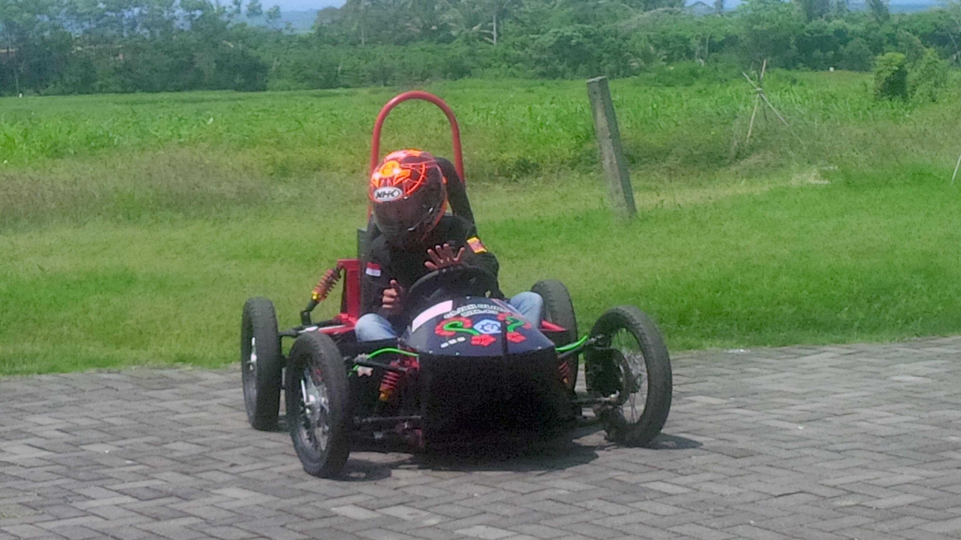 Mahasiswa Poliwangi Bikin Prototipe Mobil Listrik