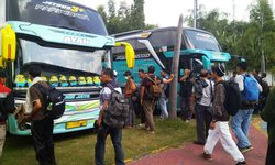 Polisi Madiun Gagalkan Keberangkatan Peserta Aksi People Power polisi-madiun-gagalkan-keberangkatan-peserta-aksi-people-power