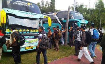 Polisi Madiun Gagalkan Keberangkatan Peserta Aksi People Power polisi-madiun-gagalkan-keberangkatan-peserta-aksi-people-power