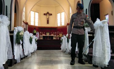 Polrestabes Sisir 25 Gereja di Surabaya polrestabes-sisir-25-gereja-di-surabaya