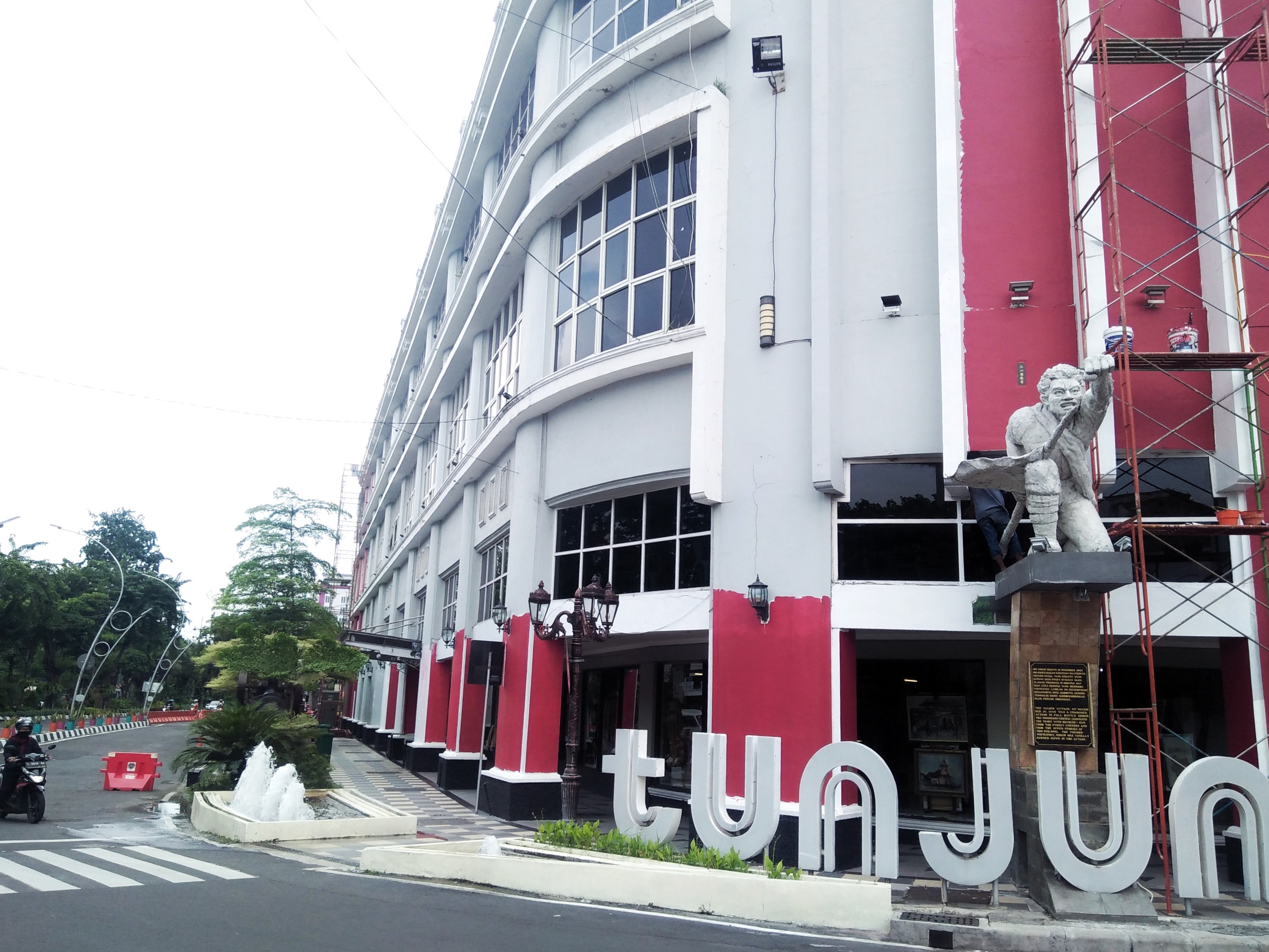 Revitalisasi Kawasan Segitiga Emas Jalan Tunjungan Bernuansa Klasik