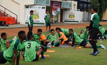 Persebaya sudah Daftarkan Empat Pemain ke PSSI persebaya-sudah-daftarkan-empat-pemain-ke-pssi