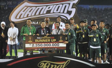 Kecewa Gagal Raih Piala Presiden, Djanur: Arema Layak Juara kecewa-gagal-raih-piala-presiden-djanur-arema-layak-juara